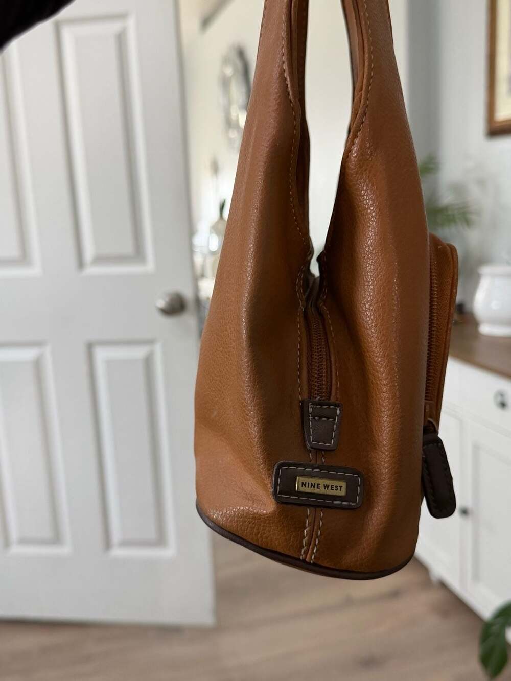 Vintage Nine West Tan Faux Leather Small Hobo Handbag with Zipper Pockets - Picture 3 of 6